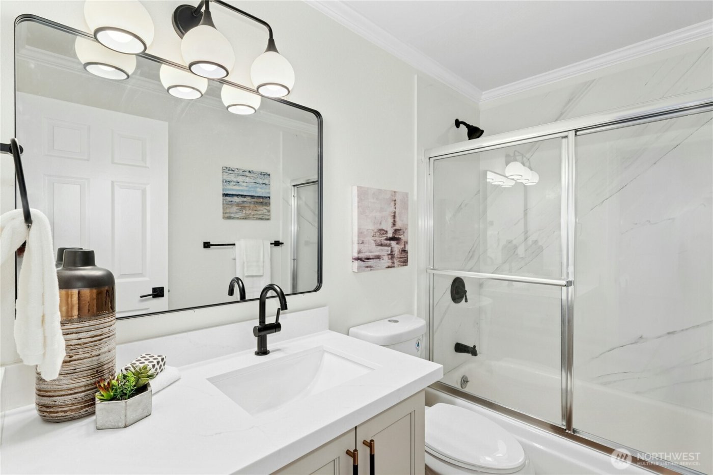 733 Lake Street S #202, Kirkland, WA 98033