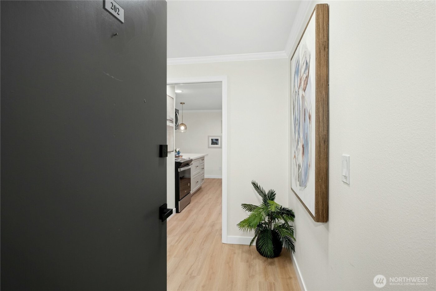 733 Lake Street S #202, Kirkland, WA 98033