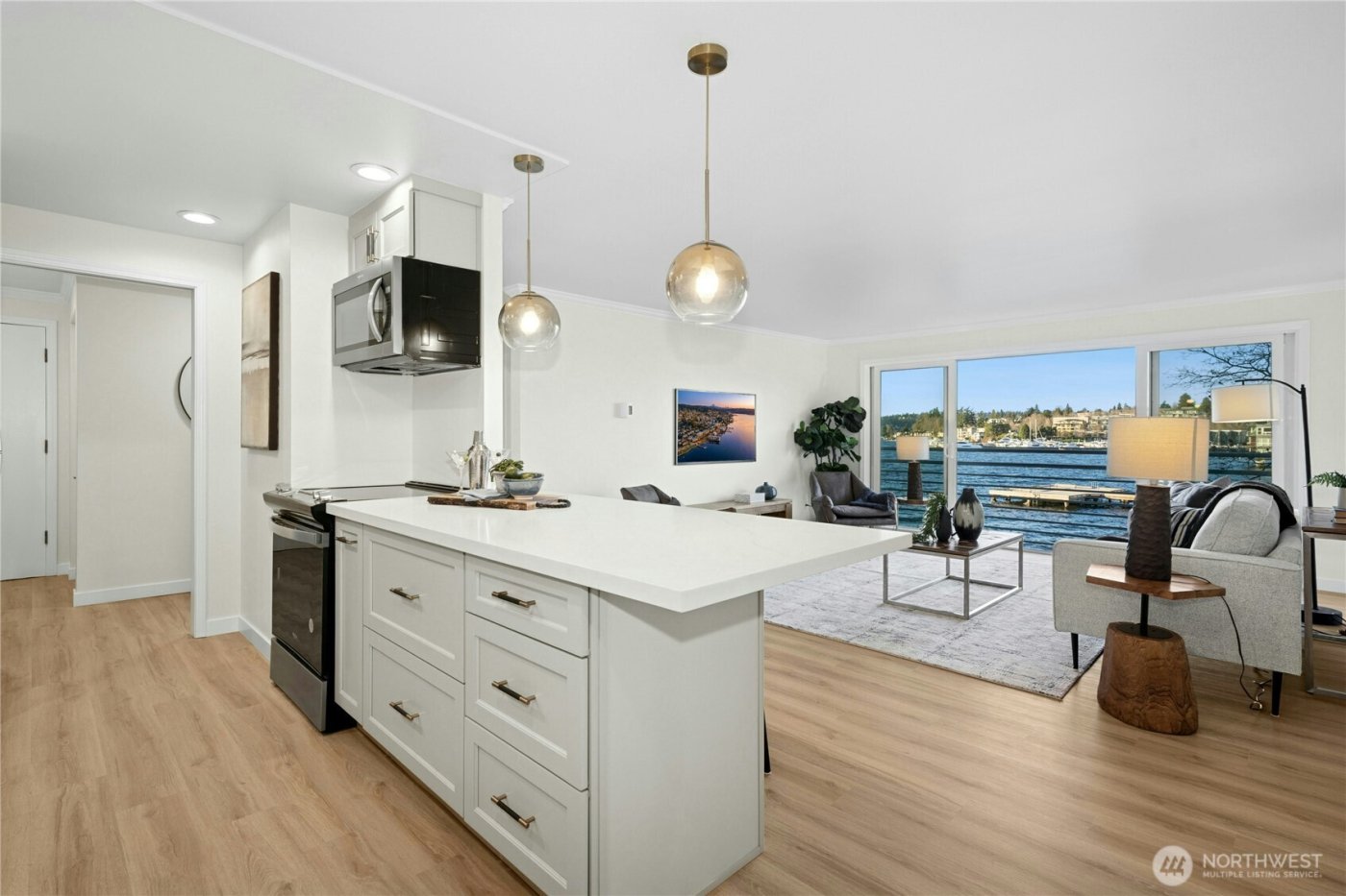 733 Lake Street S #202, Kirkland, WA 98033