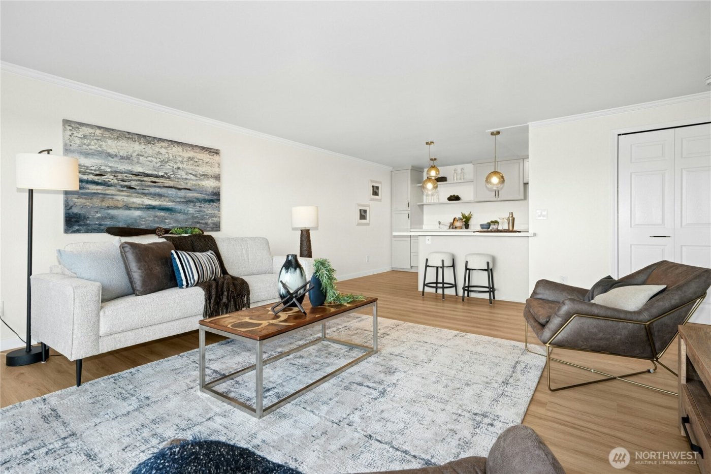 733 Lake Street S #202, Kirkland, WA 98033