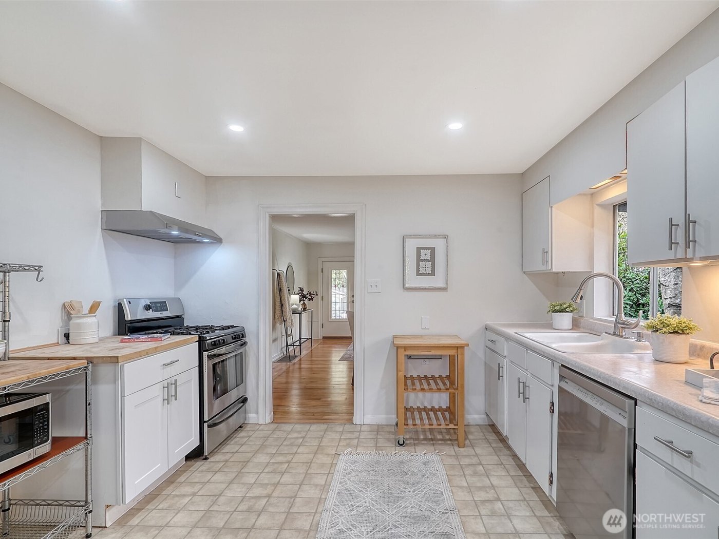 2337 NE 86th Street , Seattle, WA 98115-3317