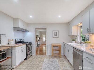 2337 NE 86th Street , Seattle, WA 98115-3317 - Photo 8