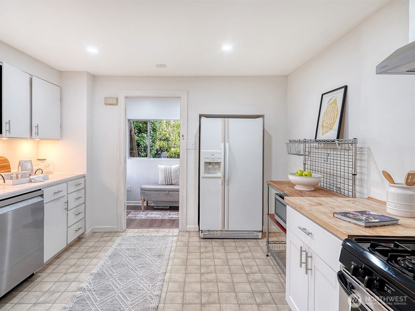 2337 NE 86th Street , Seattle, WA 98115-3317