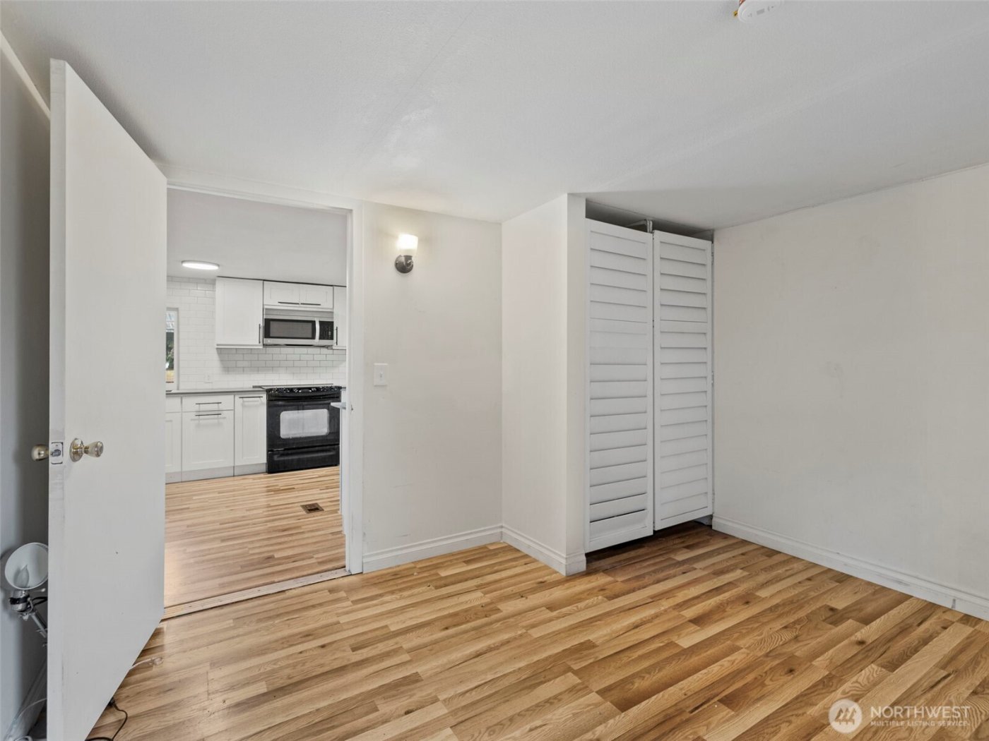 11040 14th Avenue SW, Seattle, WA 98146