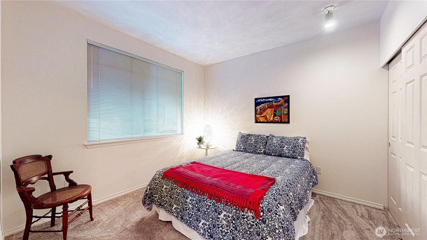 12712 Admiralty Way #E-103, Everett, WA 98204-8020