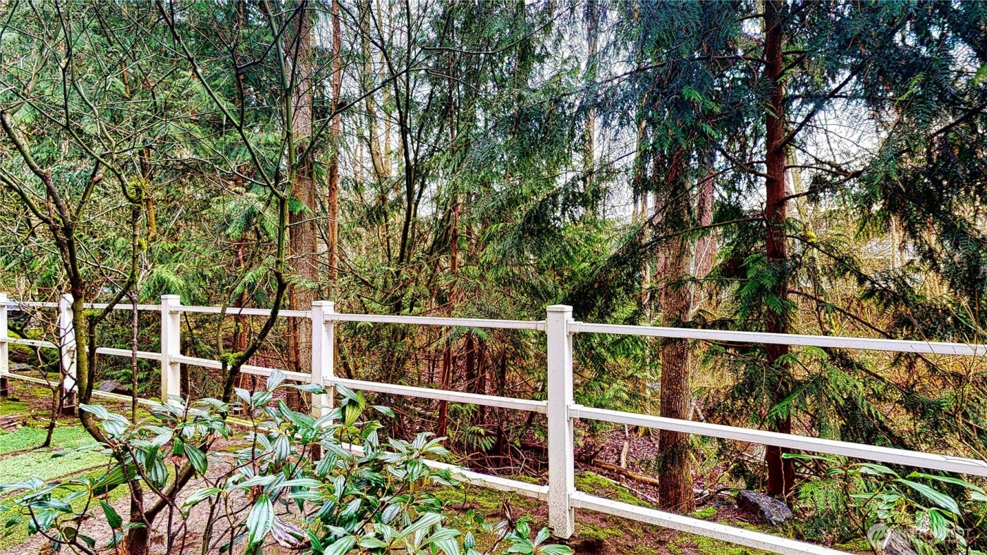 12712 Admiralty Way #E-103, Everett, WA 98204-8020