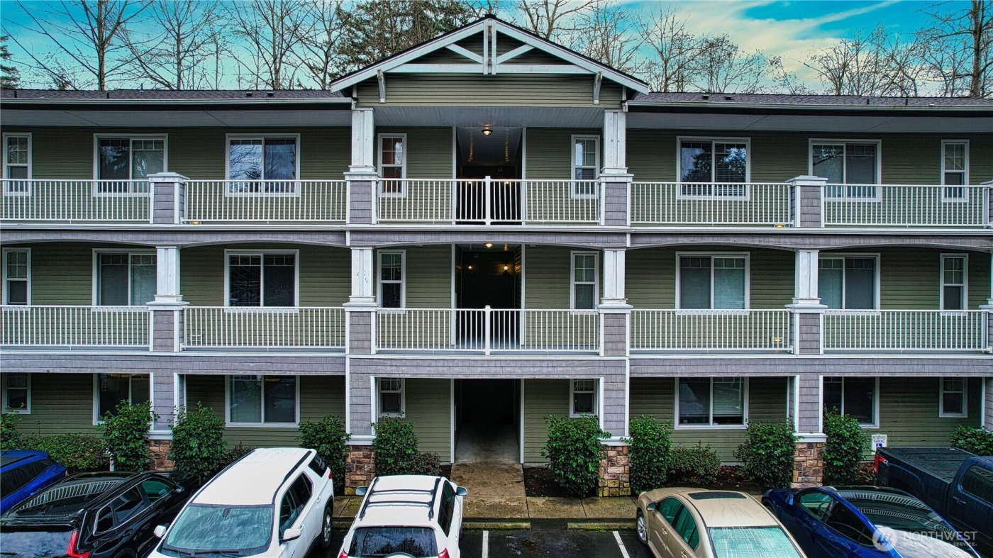 12712 Admiralty Way #E-103, Everett, WA 98204-8020
