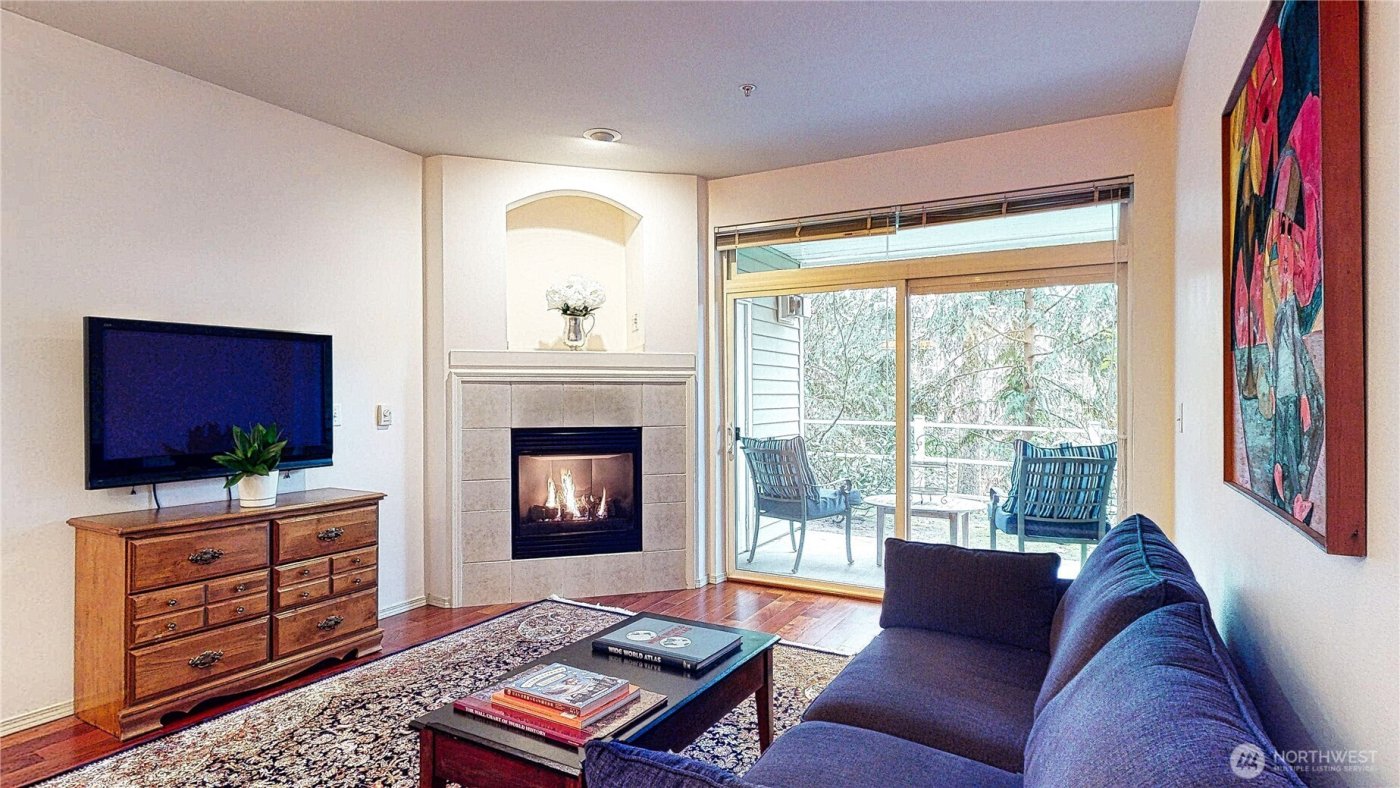 12712 Admiralty Way #E-103, Everett, WA 98204-8020