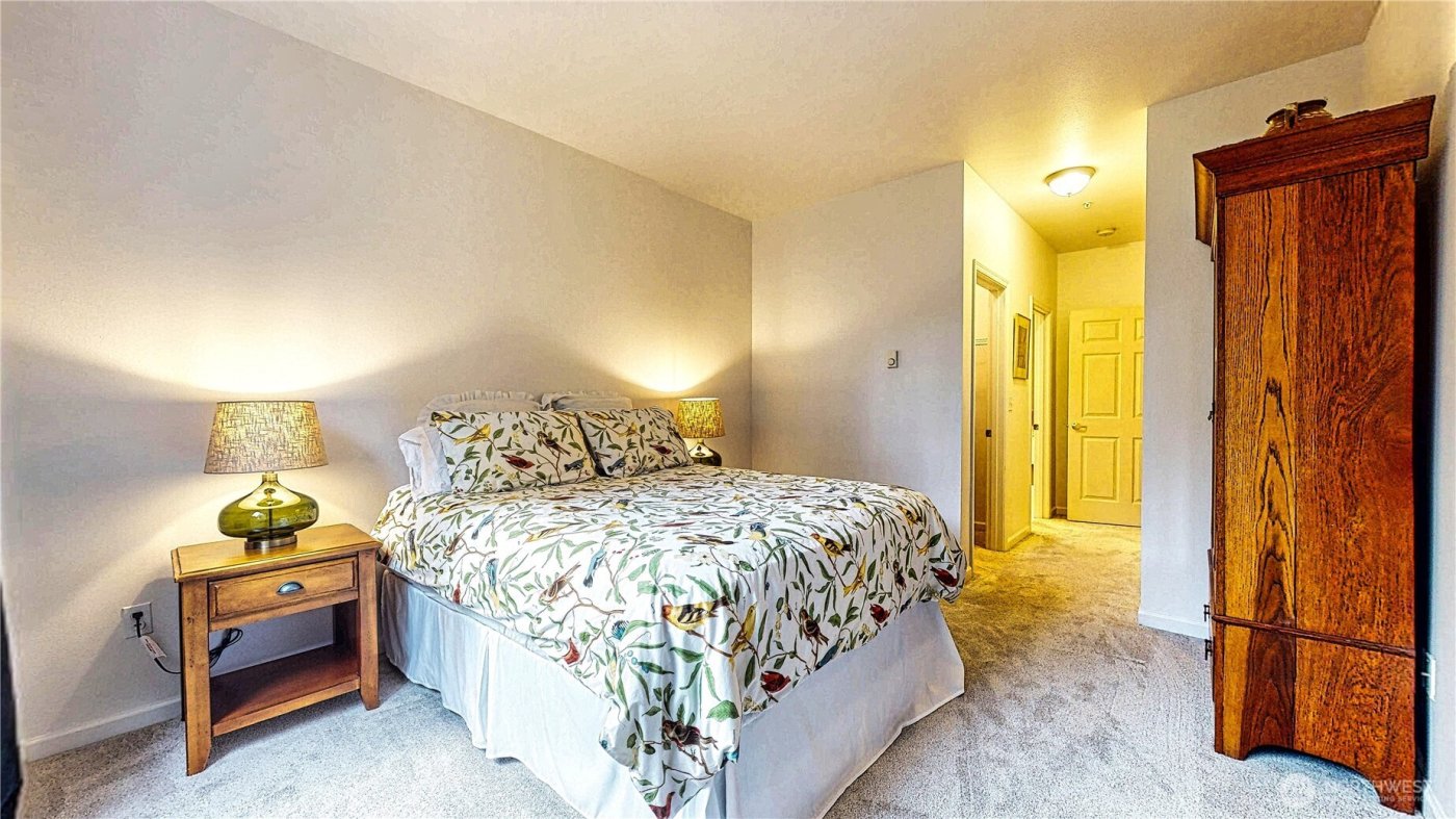 12712 Admiralty Way #E-103, Everett, WA 98204-8020