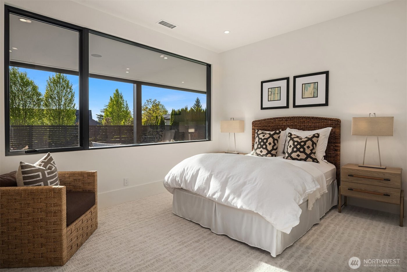 1032 89th Avenue NE, Bellevue, WA 98004