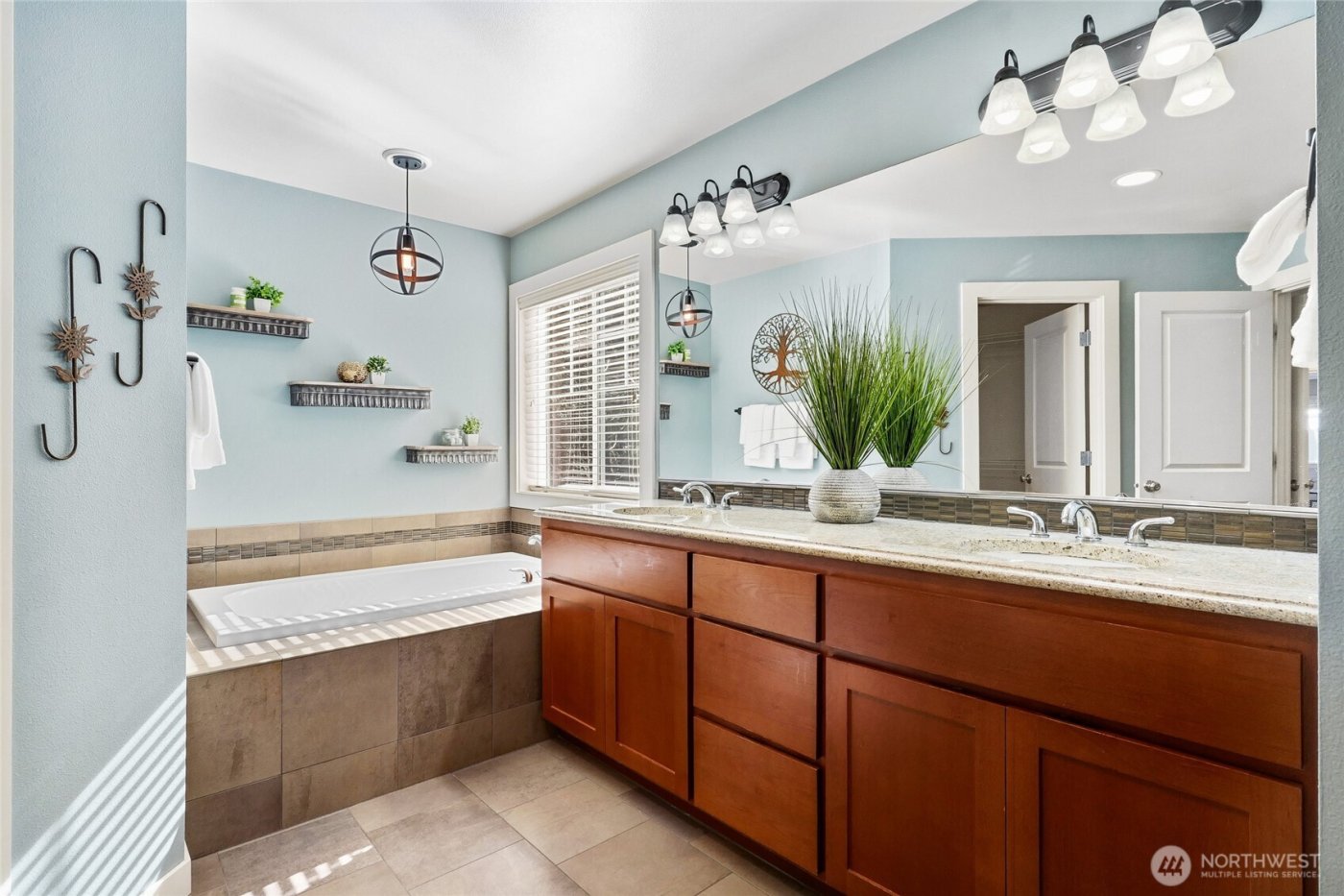 1795 Tannerwood Way SE, North Bend, WA 98045