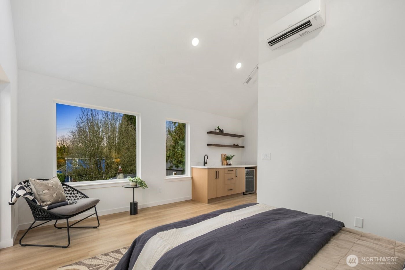 806 C S Rose Street , Seattle, WA 98108