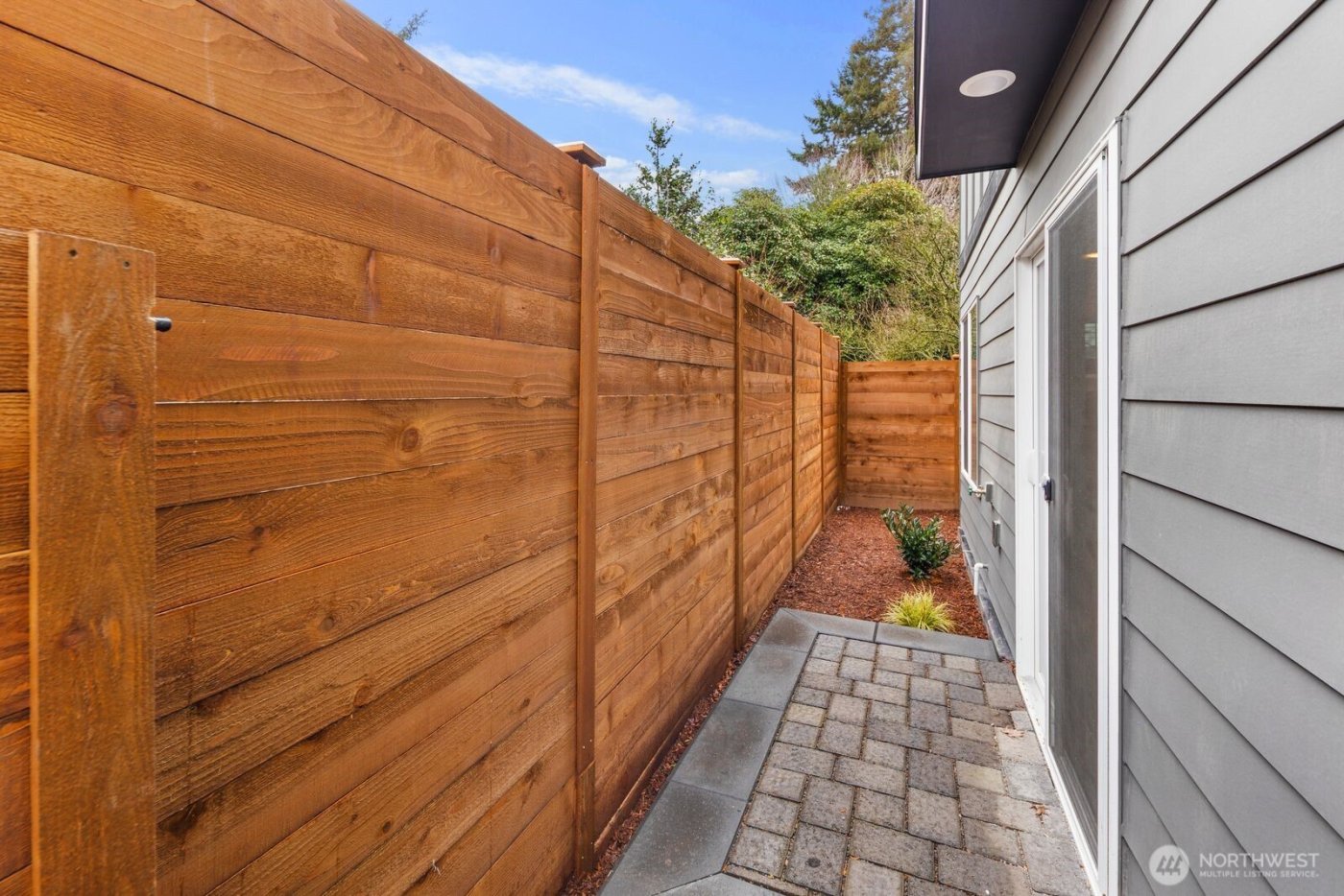 806 C S Rose Street , Seattle, WA 98108