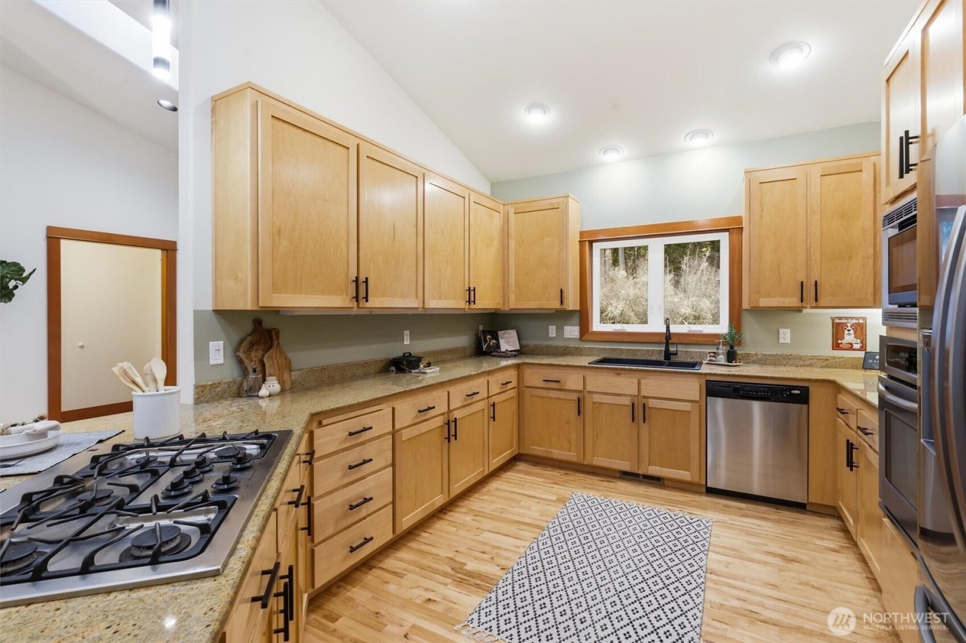 2110 NE Parker Road , Coupeville, WA 98239