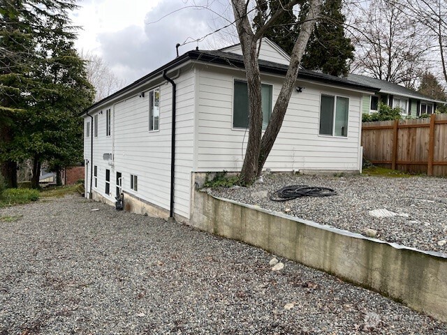 900 NE 105th , Seattle, WA 98125