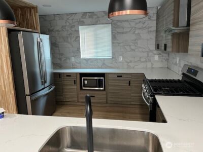 900 NE 105th , Seattle, WA 98125 - Photo 6