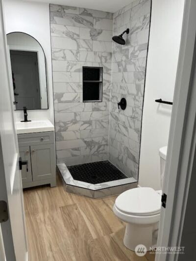 900 NE 105th , Seattle, WA 98125 - Photo 8