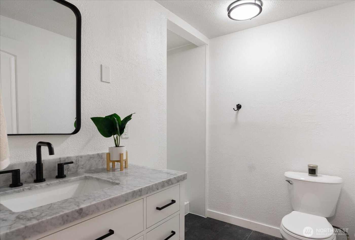 350 NE 7th Avenue , Oak Harbor, WA 98277