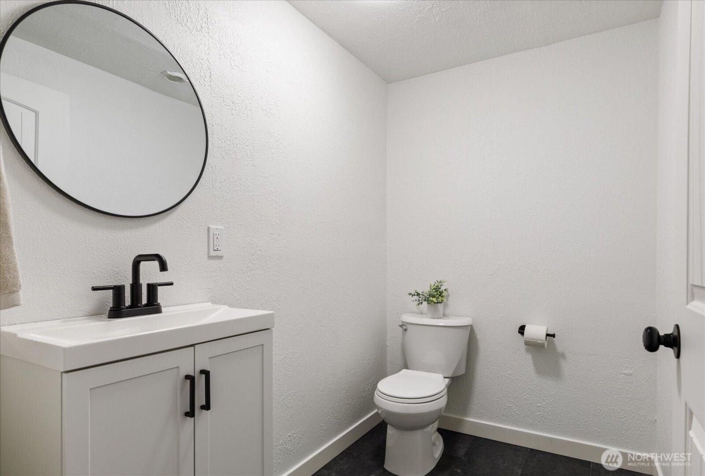 350 NE 7th Avenue , Oak Harbor, WA 98277