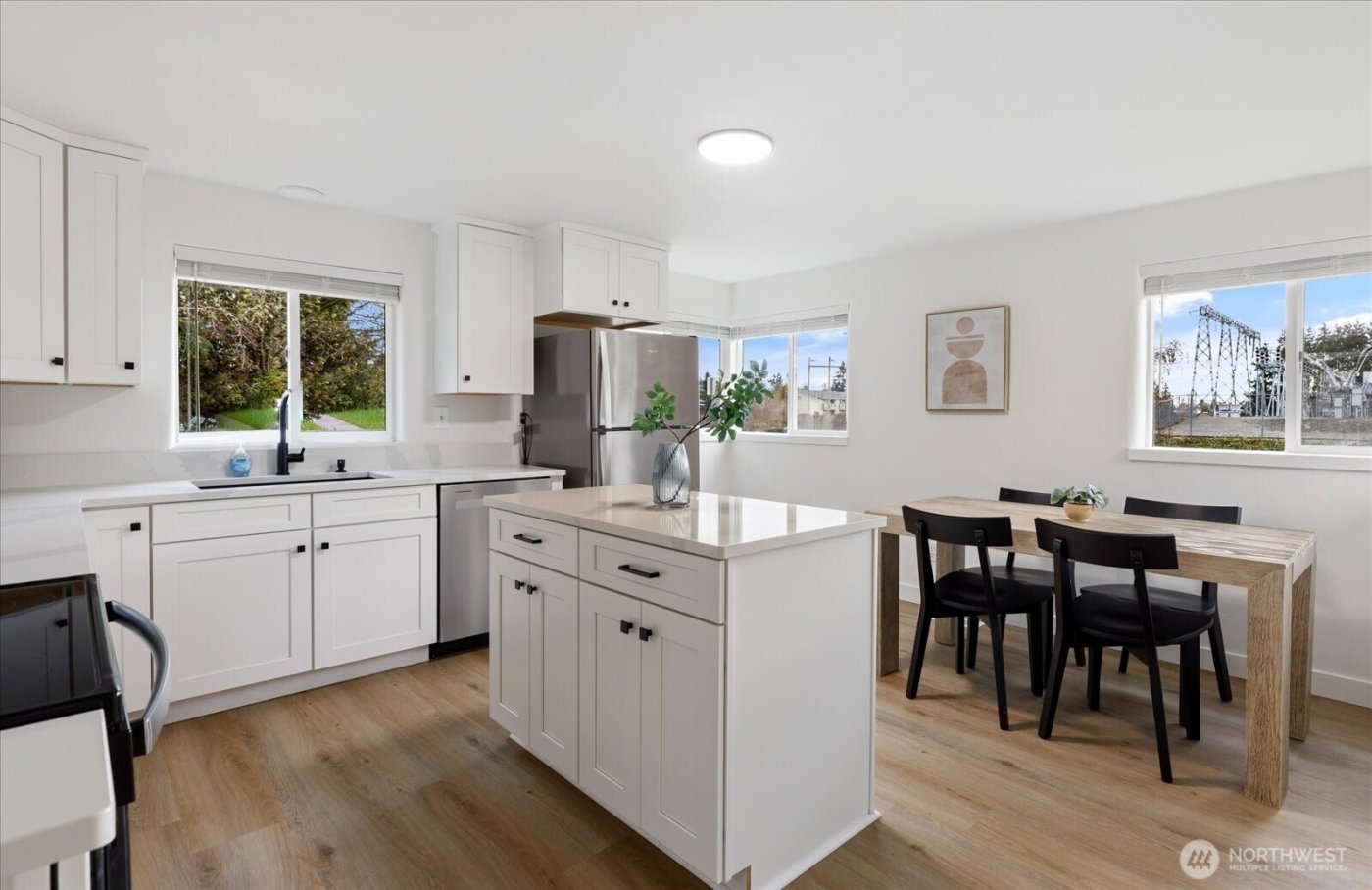 350 NE 7th Avenue , Oak Harbor, WA 98277