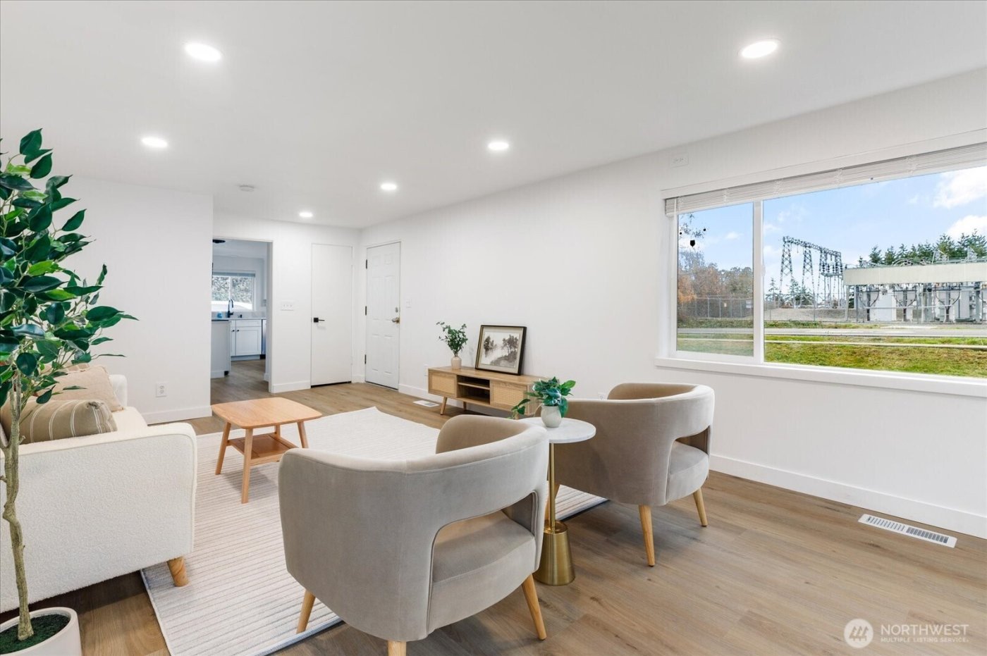 350 NE 7th Avenue , Oak Harbor, WA 98277