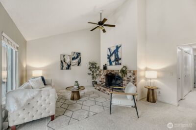 12904 126th Court NE #J302, Kirkland, WA 98034