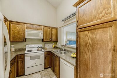 12904 126th Court NE #J302, Kirkland, WA 98034 - Photo 12