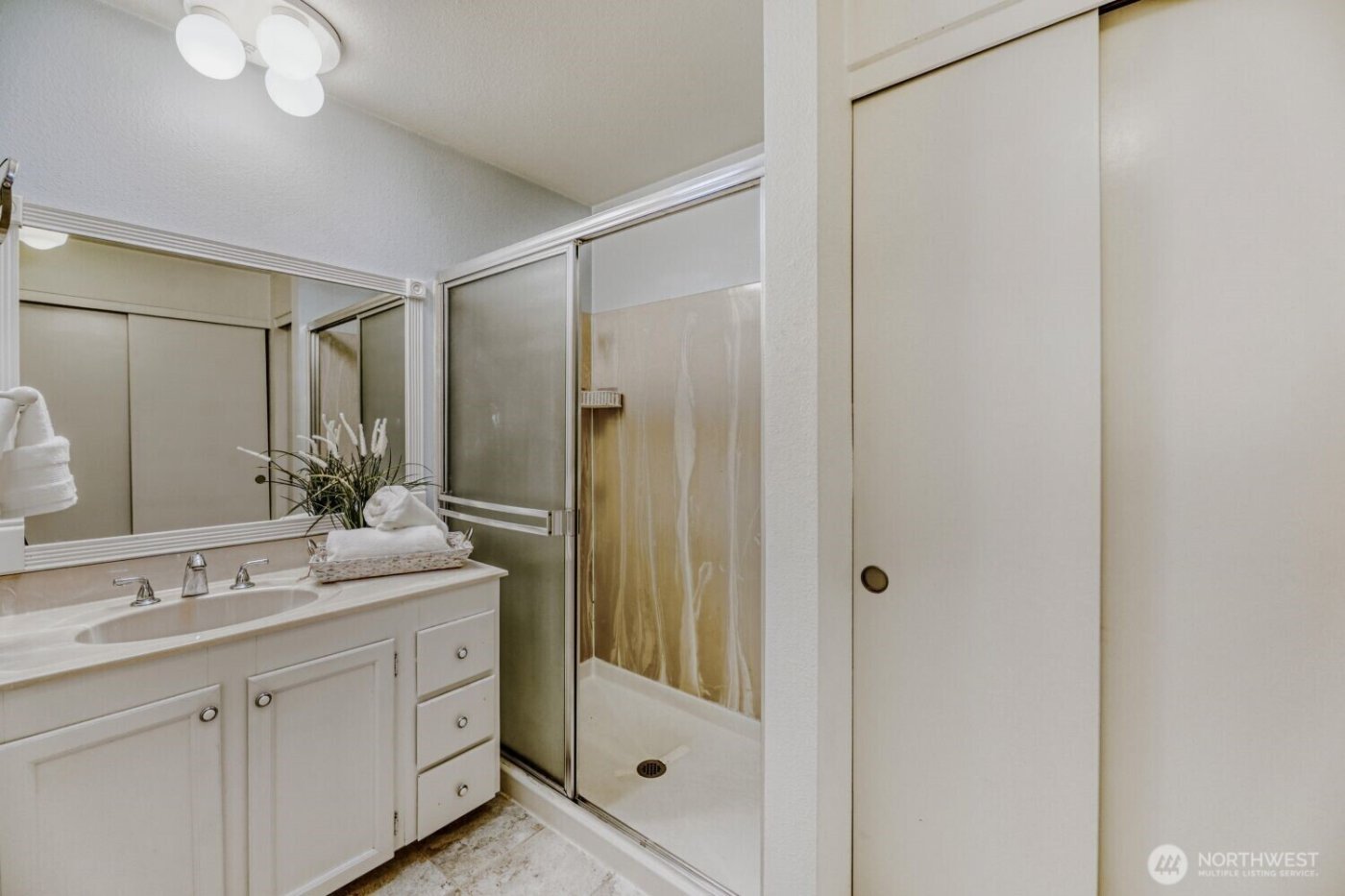 12904 126th Court NE #J302, Kirkland, WA 98034