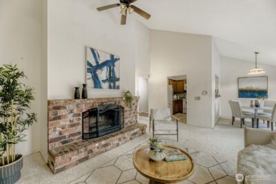 12904 126th Court NE #J302, Kirkland, WA 98034 - Photo 2