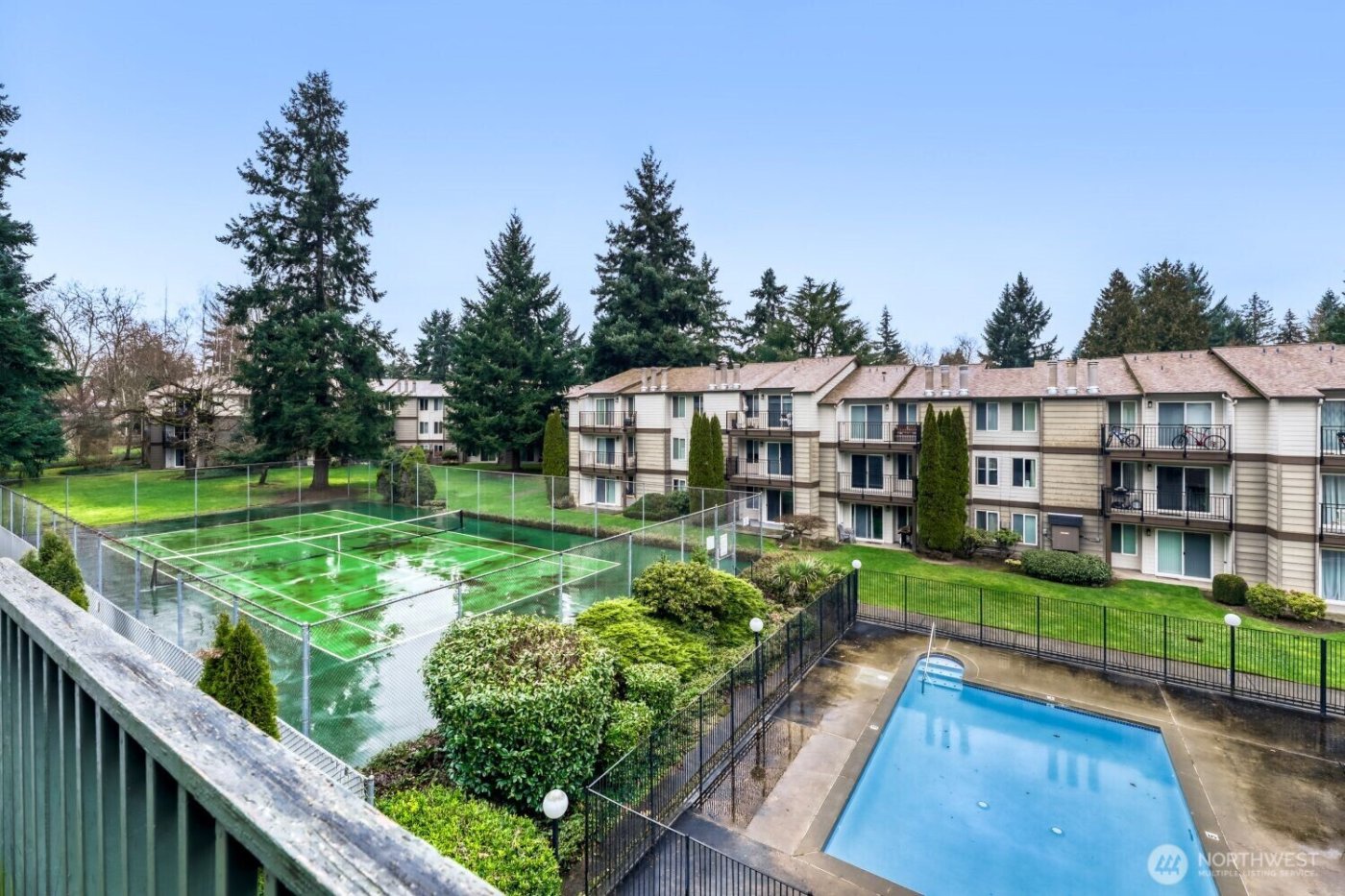 12904 126th Court NE #J302, Kirkland, WA 98034