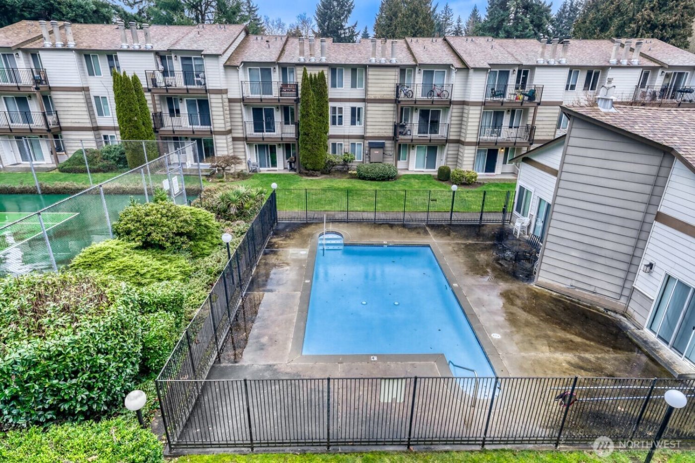 12904 126th Court NE #J302, Kirkland, WA 98034