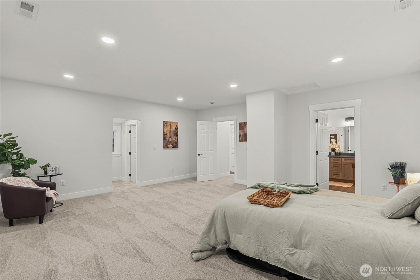 831 N Lawrence Street , Tacoma, WA 98406