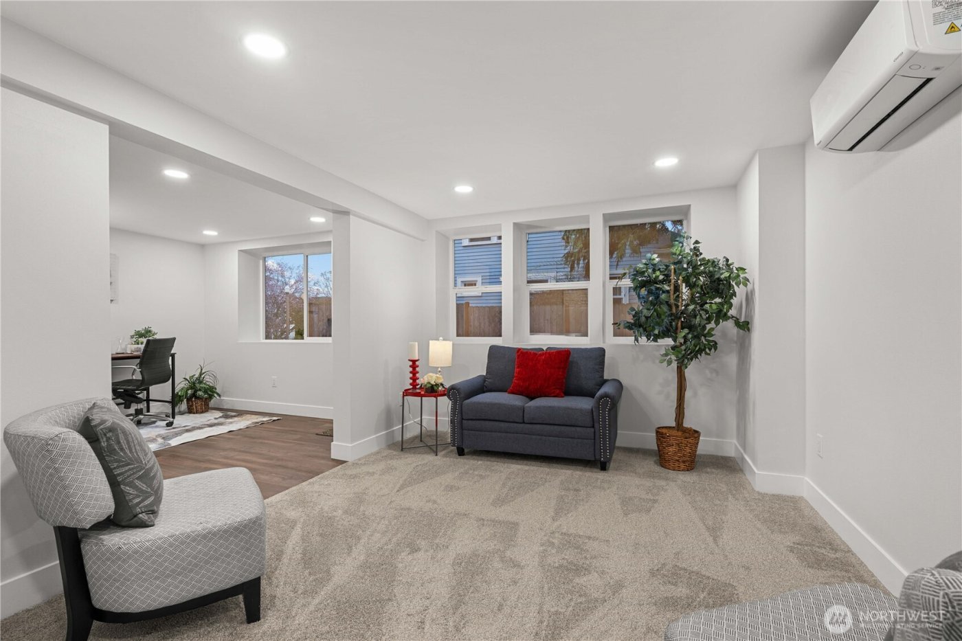 831 N Lawrence Street , Tacoma, WA 98406