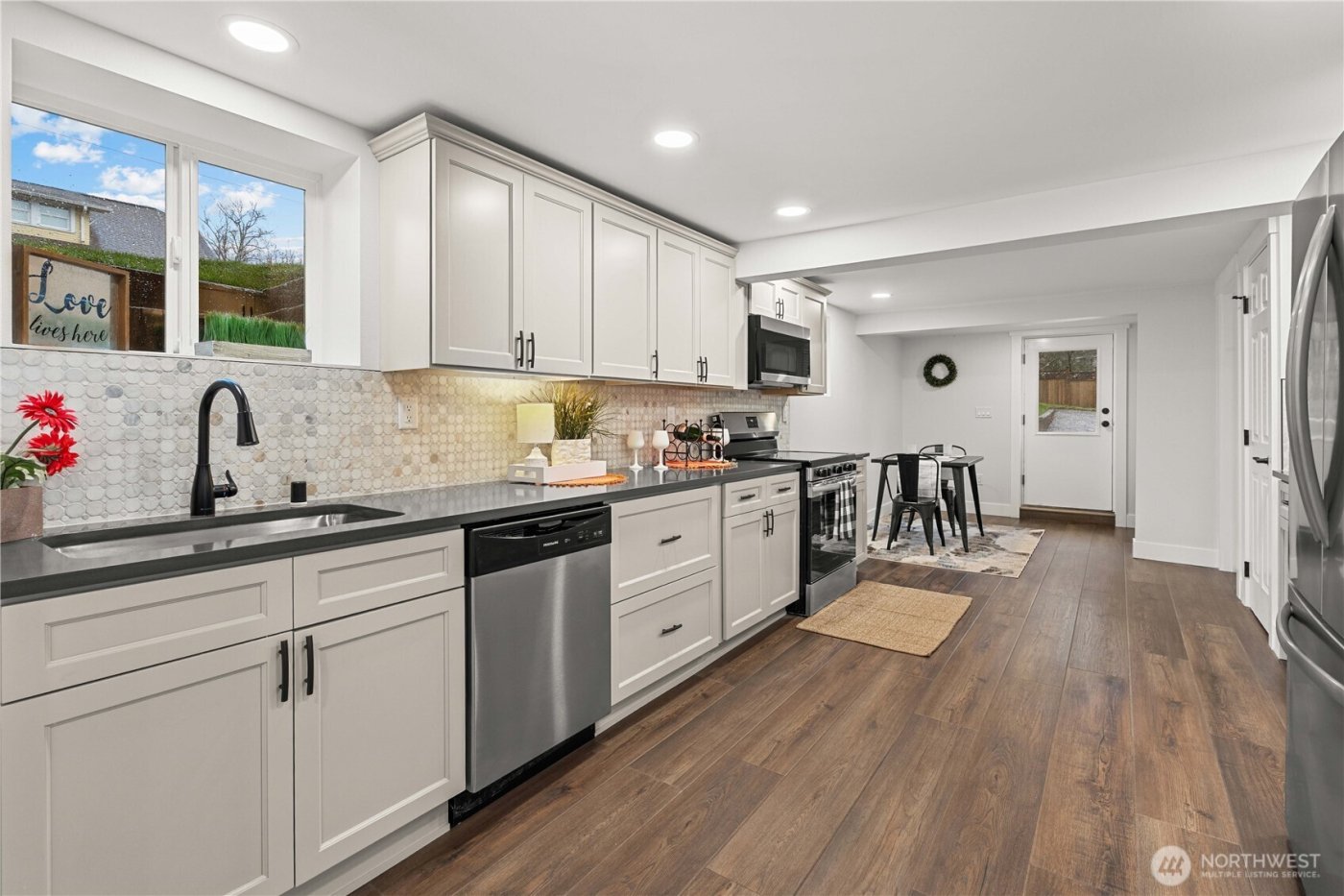 831 N Lawrence Street , Tacoma, WA 98406