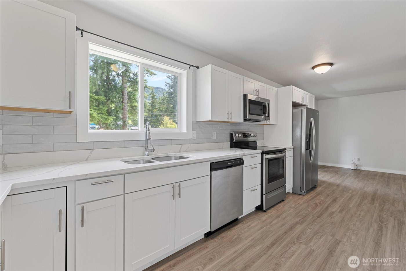 8471 Golden Valley Drive , Maple Falls, WA 98266