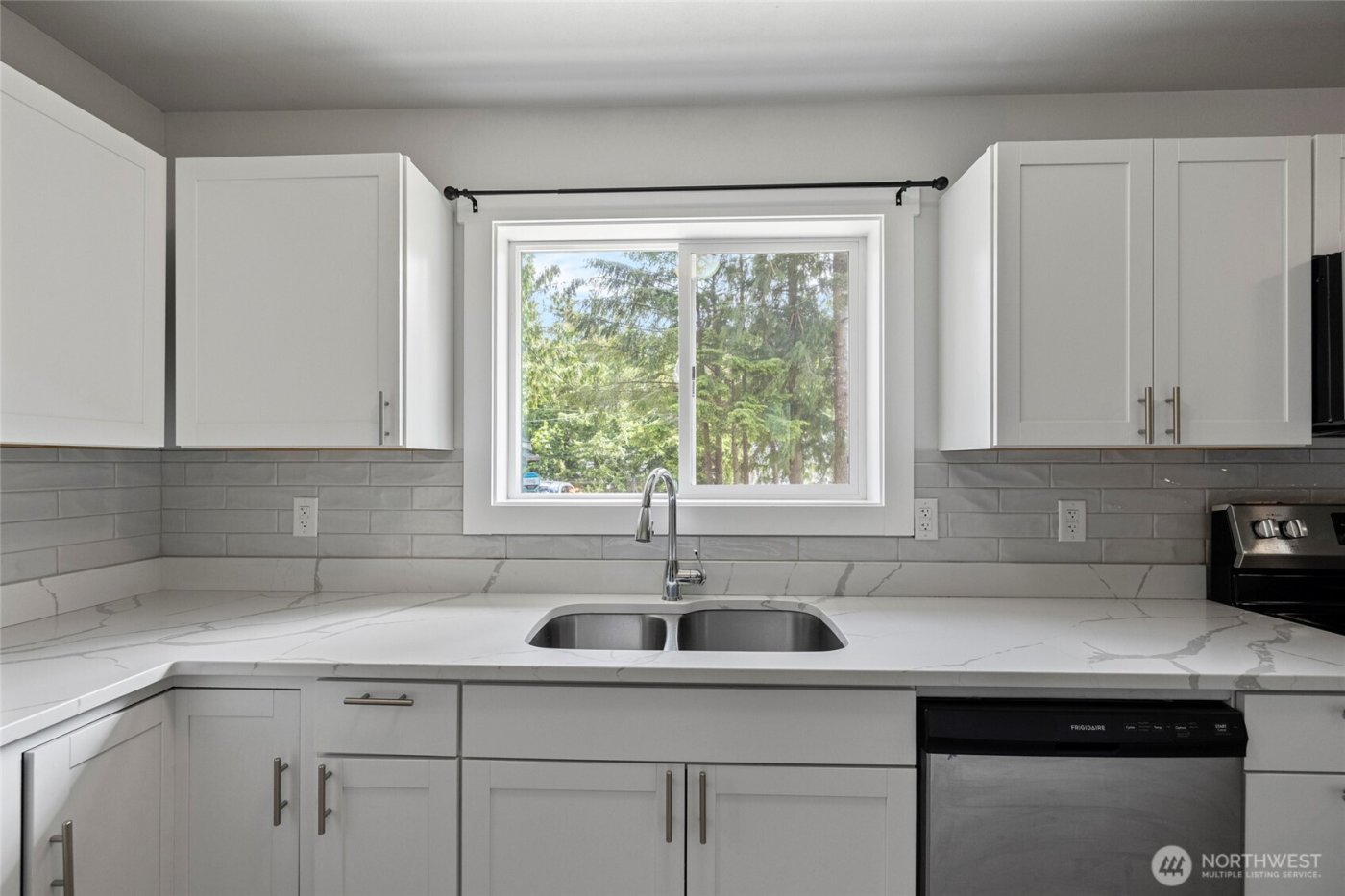 8471 Golden Valley Drive , Maple Falls, WA 98266