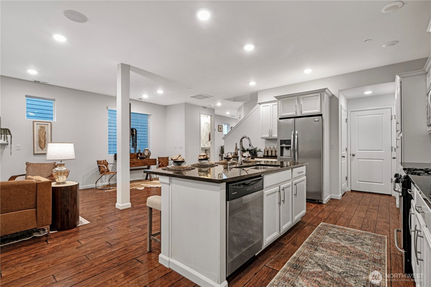 19717 27th Place W #B, Lynnwood, WA 98036-7885