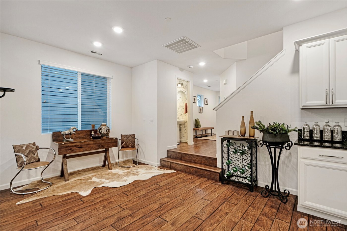 19717 27th Place W #B, Lynnwood, WA 98036-7885