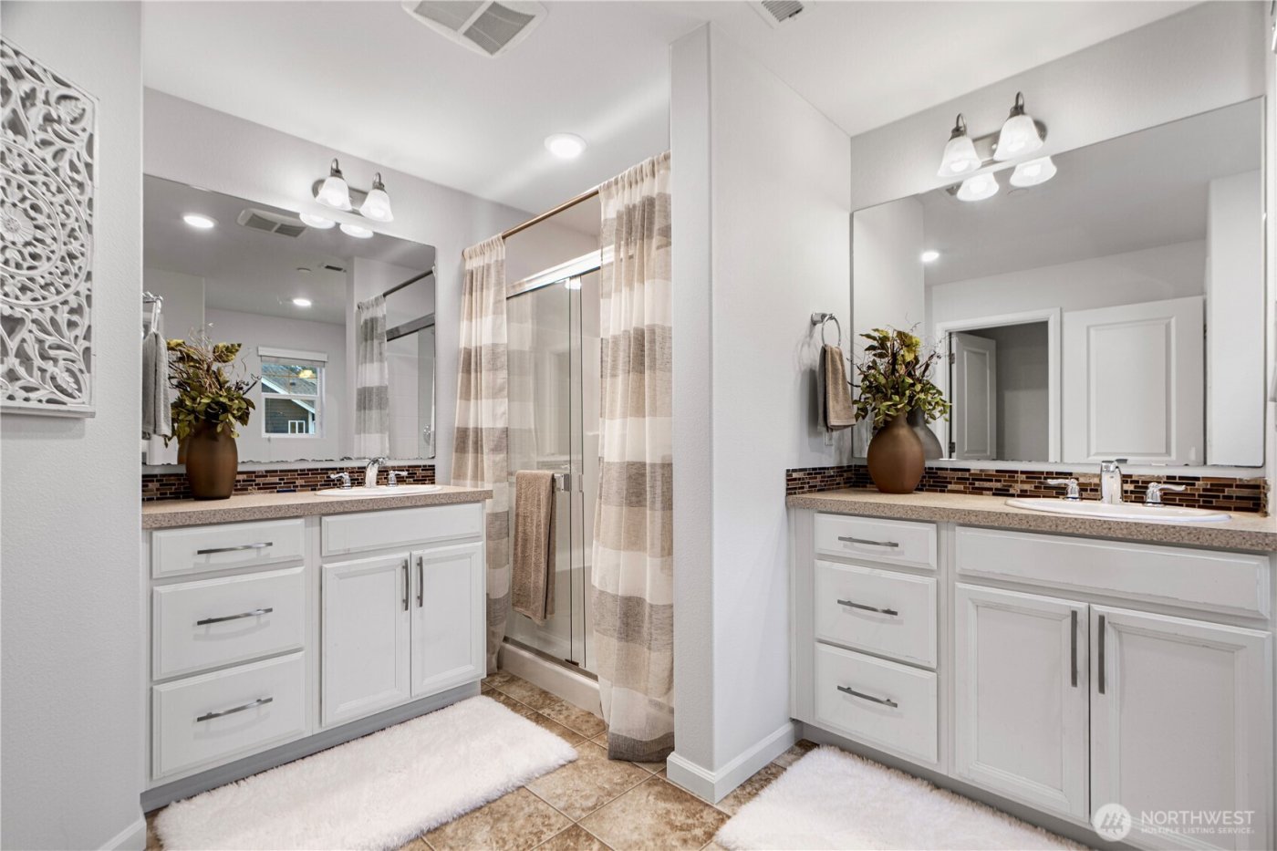 19717 27th Place W #B, Lynnwood, WA 98036-7885