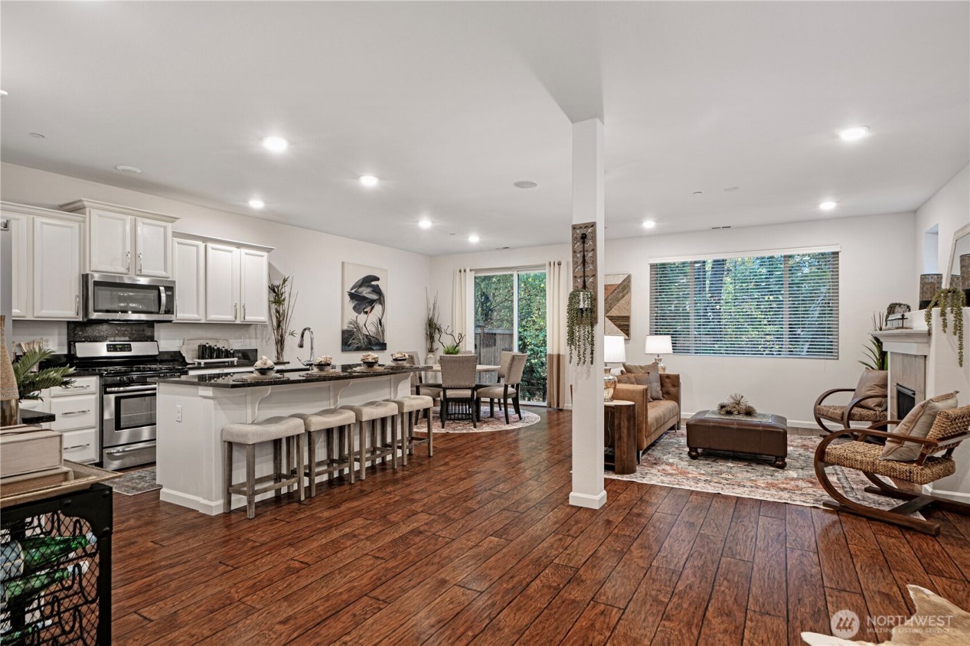 19717 27th Place W #B, Lynnwood, WA 98036-7885