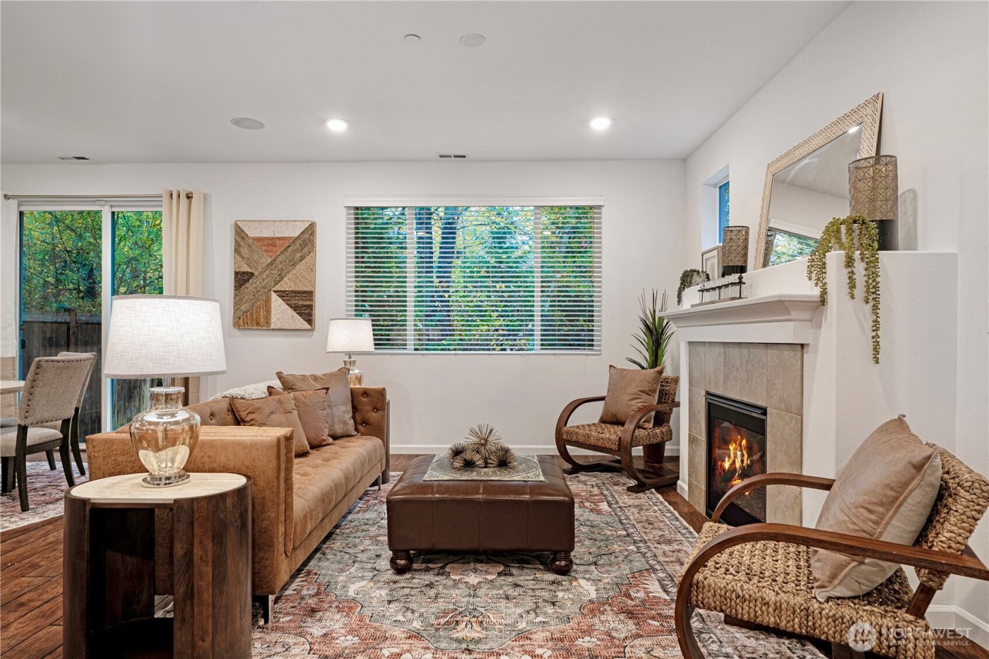 19717 27th Place W #B, Lynnwood, WA 98036-7885