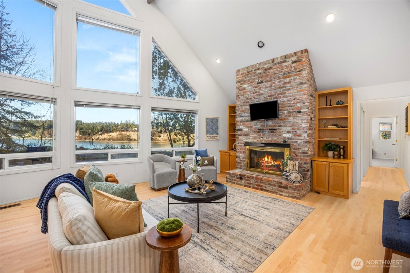 16273 Reitan Road NE, Bainbridge Island, WA 98110