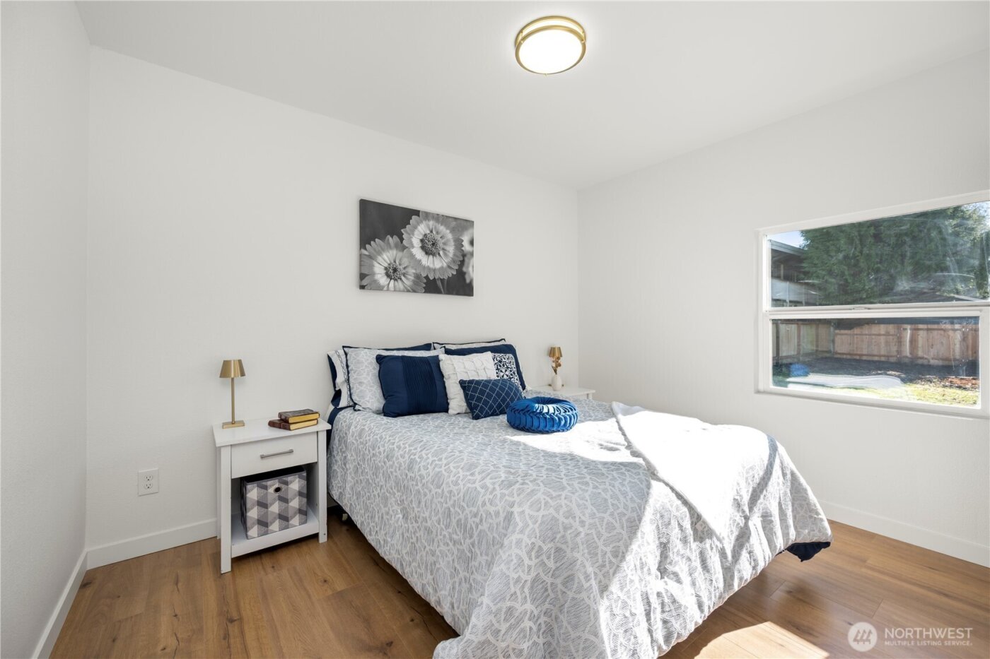 418 W Main , Puyallup, WA 98371-5324