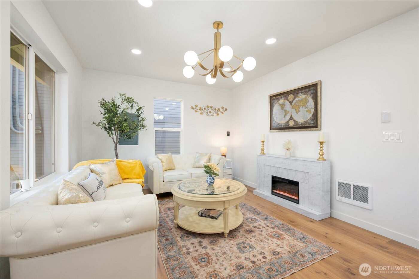 418 W Main , Puyallup, WA 98371-5324