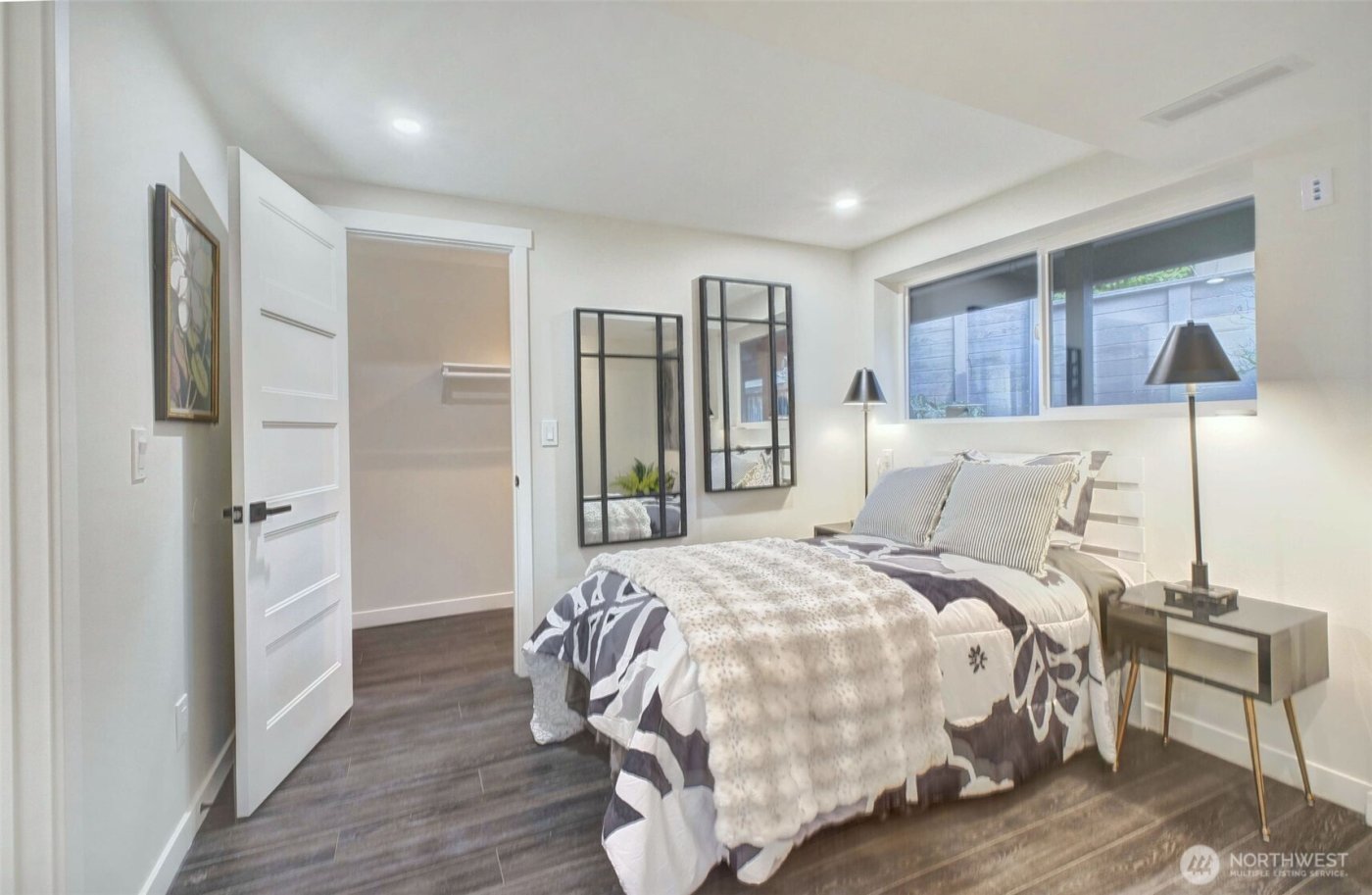 13901 Somerset Lane SE, Bellevue, WA 98006