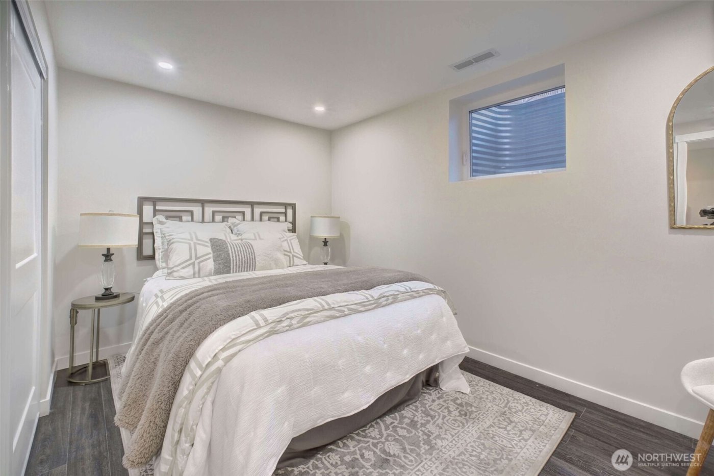 13901 Somerset Lane SE, Bellevue, WA 98006