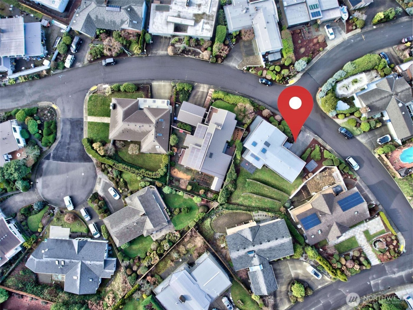 13901 Somerset Lane SE, Bellevue, WA 98006