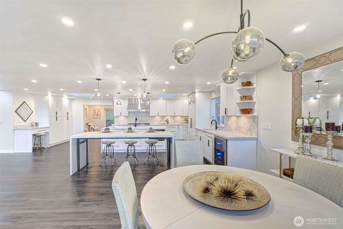 13901 Somerset Lane SE, Bellevue, WA 98006