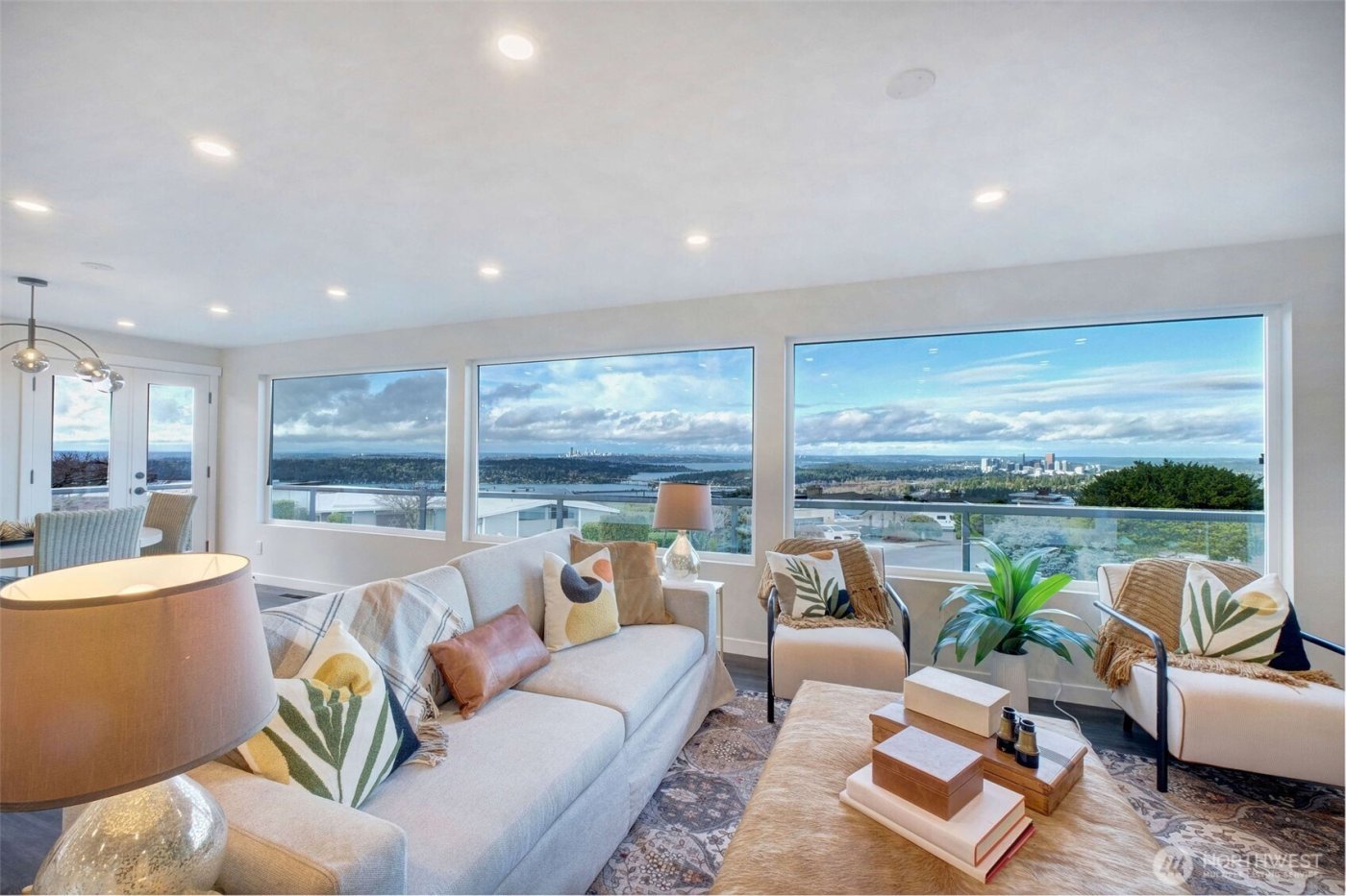 13901 Somerset Lane SE, Bellevue, WA 98006