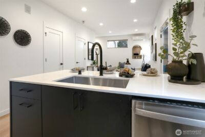 10344 Wallingford Avenue N, Seattle, WA 98133 - Photo 12